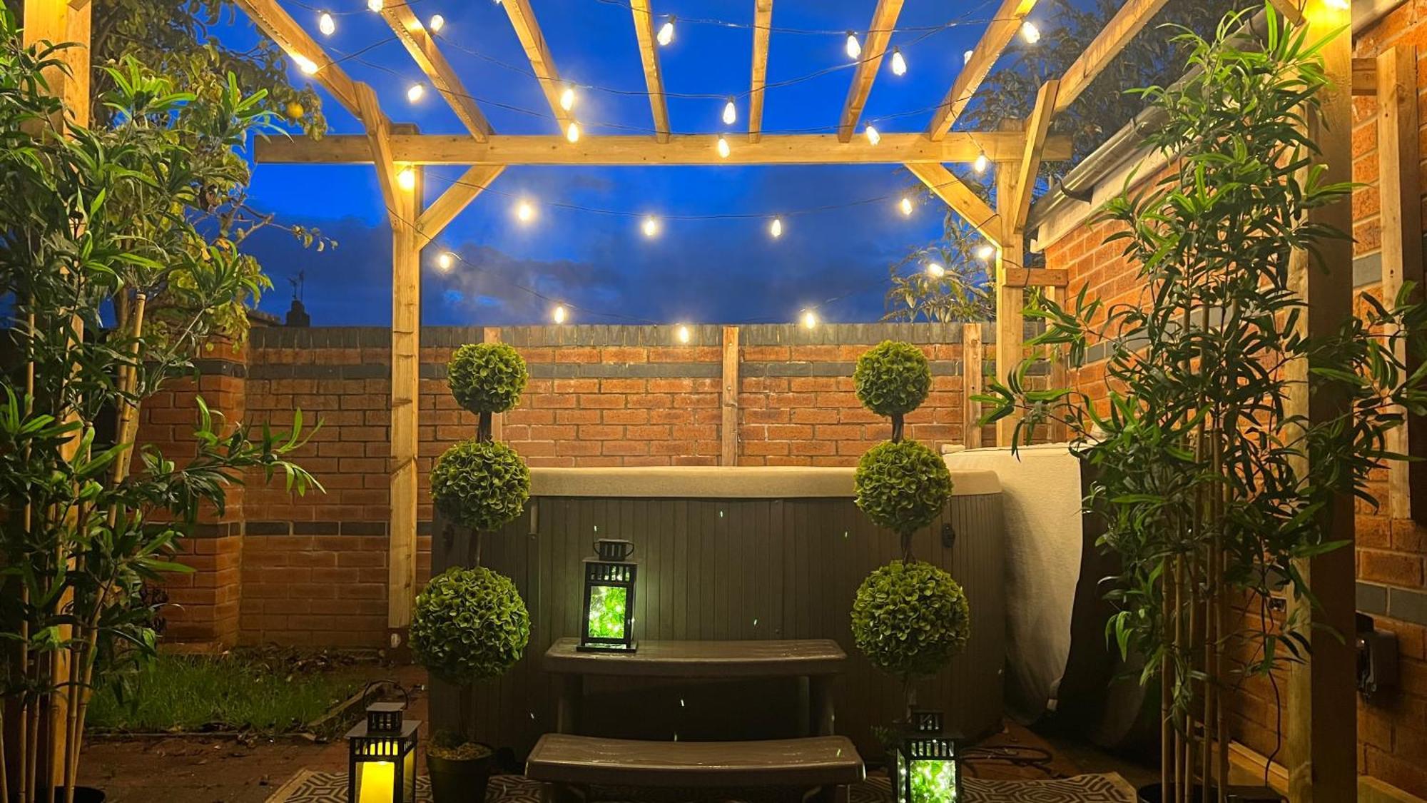The Cheshire Gathering - Sleeps Up To 30 With Hot Tub Chester Extérieur photo